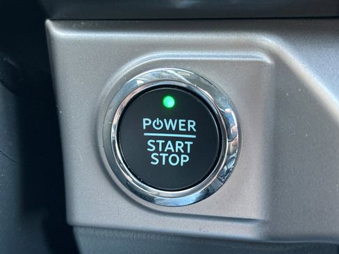 Used 2023 Ford F150 Lightning XLT image 23