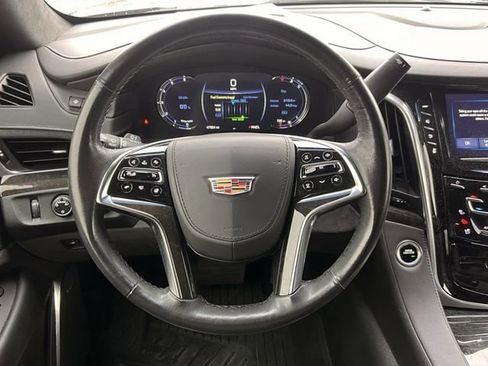 Used 2019 Cadillac Escalade Platinum image 11