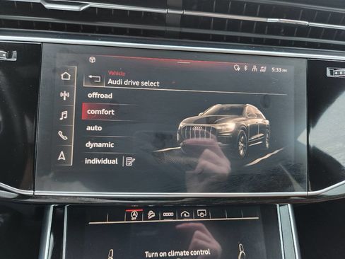 Used 2021 Audi Q8 Premium Plus w/ Premium Plus Package image 31