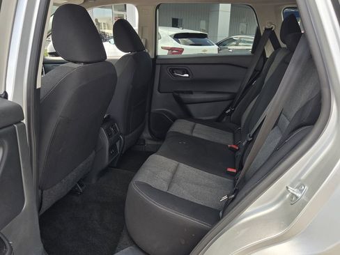 Used 2025 Nissan Rogue SV FWD image 12