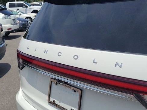 Used 2022 Lincoln Aviator Reserve w/ Equipment Group 201A AWD/4WD image 6