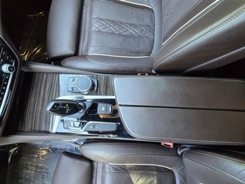 Used 2020 BMW M550i xDrive w/ Executive Package image 39