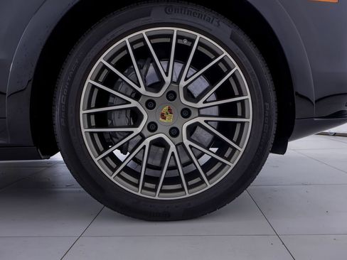 Certified 2023 Porsche Cayenne S AWD/4WD image 29