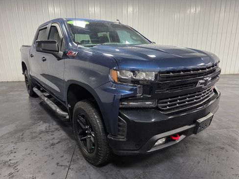 Used 2021 Chevrolet Silverado 1500 LT Trail Boss w/ Convenience Package II AWD/4WD image 2