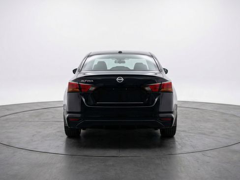 Used 2025 Nissan Altima 2.5 SV FWD image 7