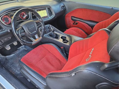 Used 2017 Dodge Challenger SRT Hellcat image 16