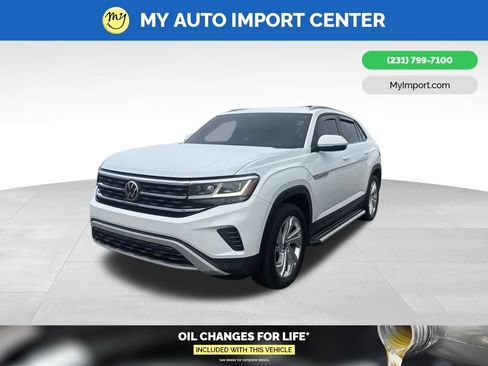 Used 2020 Volkswagen Atlas Cross Sport SE w/ Towing Package AWD/4WD image 3