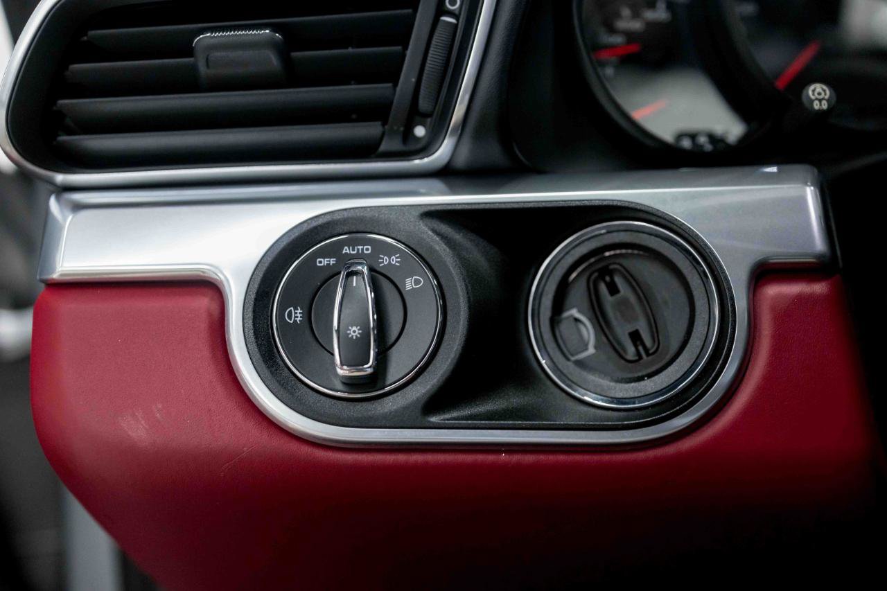 Used 2017 Porsche 911 4 Coupe AWD/4WD image 55