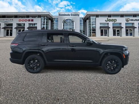New 2026 Jeep Grand Cherokee L 4WD image 9