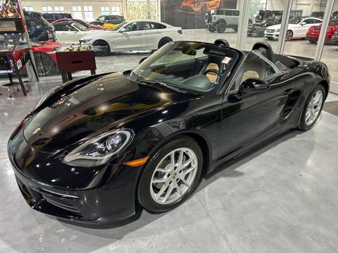 Used 2018 Porsche 718 Boxster RWD image 1