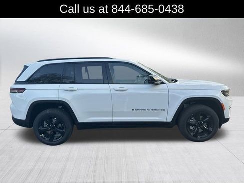 New 2025 Jeep Grand Cherokee Limited w/ Luxury Tech Group II image 4