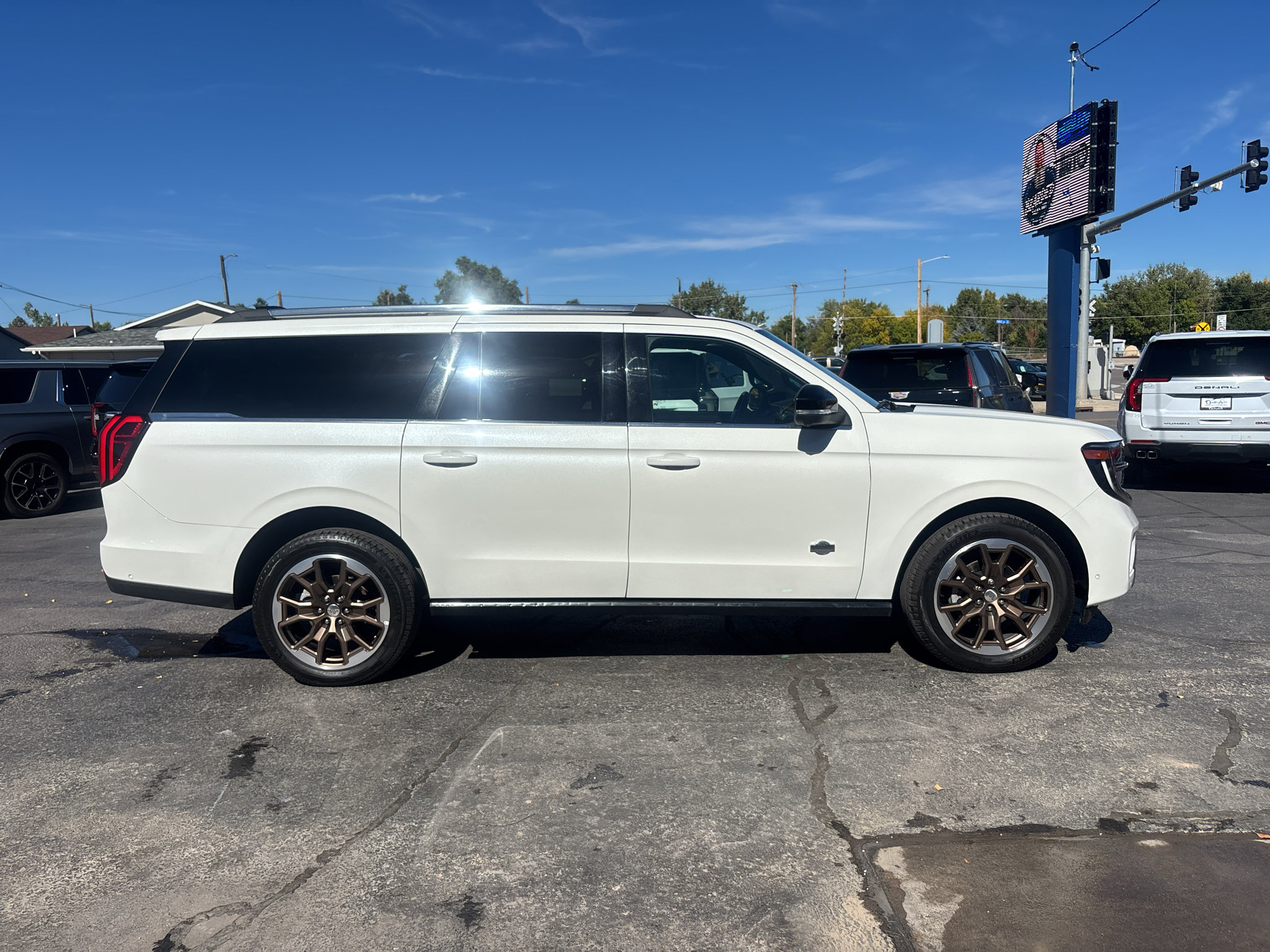 Used 2025 Ford Expedition Max King Ranch AWD/4WD image 5