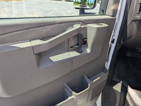 Used 2023 Chevrolet Express 3500 w/ Power Convenience Package RWD image 22