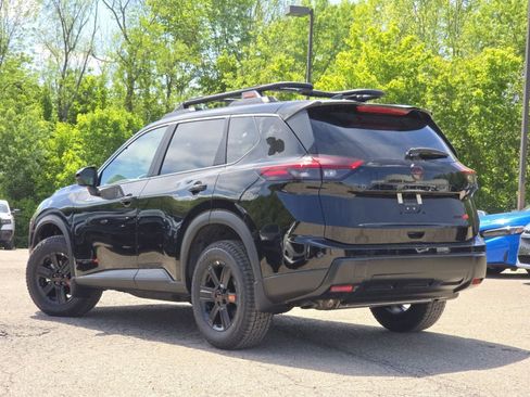 New 2026 Nissan Rogue SV w/ Rock Creek Premium Package AWD/4WD image 9