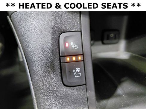 Used 2017 GMC Acadia Denali image 7