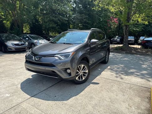 Used 2018 Toyota RAV4 XLE w/ Convenience Package AWD/4WD image 1