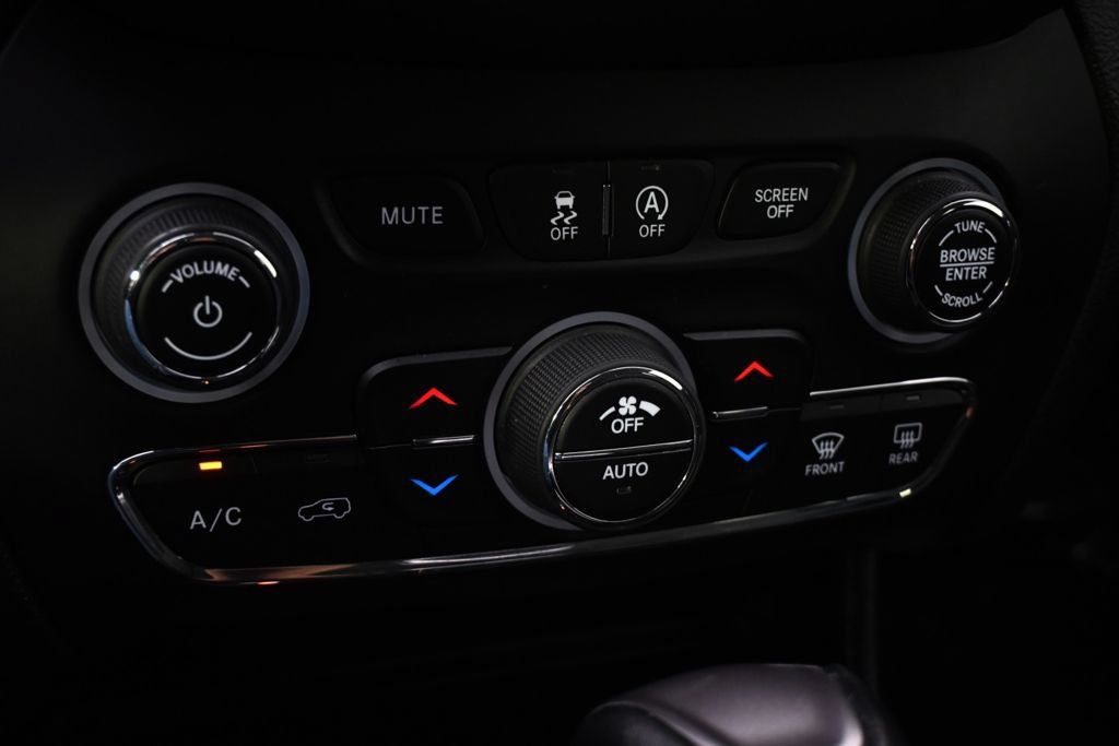 Used 2022 Jeep Cherokee Latitude Lux AWD/4WD image 30