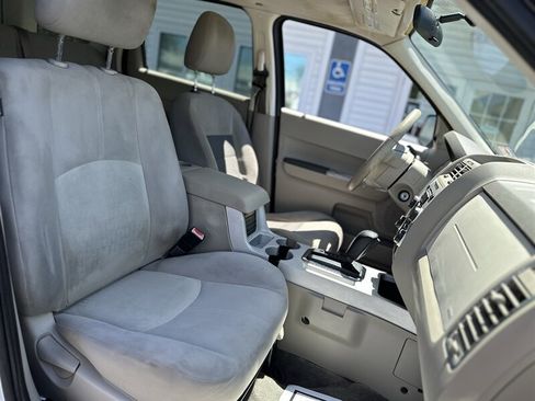 Used 2008 Mercury Mariner 4WD V6 image 14