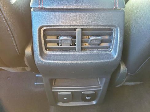 Certified 2020 Ford Edge ST-Line image 13