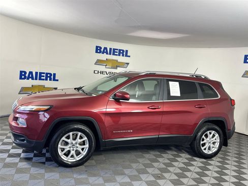 Used 2014 Jeep Cherokee Latitude w/ Cold Weather Group AWD/4WD image 2