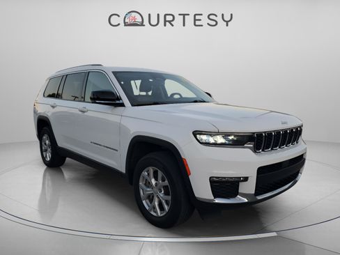 Used 2023 Jeep Grand Cherokee L Limited image 4