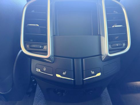 Used 2016 Porsche Cayenne S AWD/4WD image 24