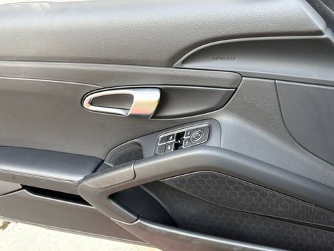 Used 2021 Porsche 718 Boxster S RWD image 30