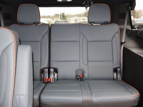 New 2026 GMC Yukon AT4 w/ AT4 Premium Plus Package image 32