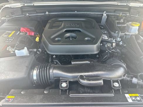 Used 2023 Jeep Wrangler Unlimited w/ 8.4" Radio Group AWD/4WD image 33
