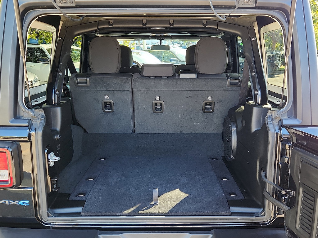 Used 2023 Jeep Wrangler Unlimited AWD/4WD image 29