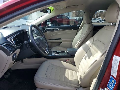 Used 2017 Ford Fusion Energi SE image 8