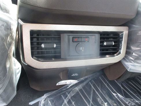 New 2026 Ford F350 King Ranch w/ FX4 Off-Road Package image 17