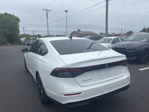 Used 2025 Honda Accord SE image 7