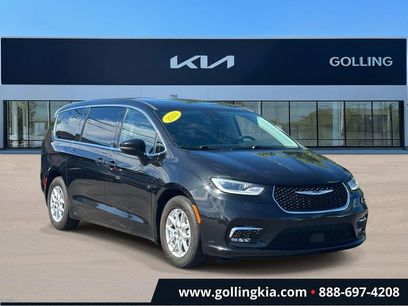Used 2023 Chrysler Pacifica Touring-L