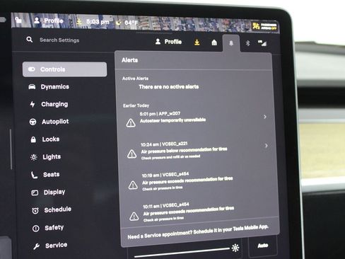 Used 2023 Tesla Model 3 Standard Range image 17