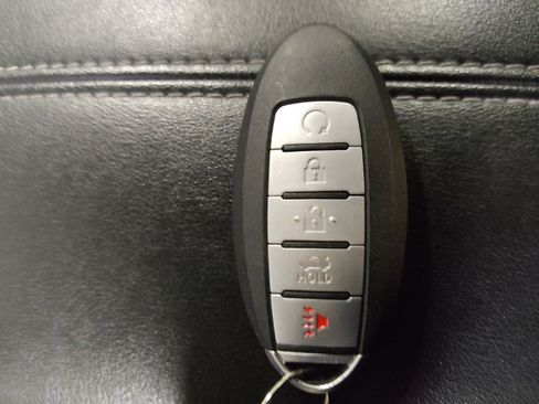 Used 2021 Nissan Sentra SV image 32