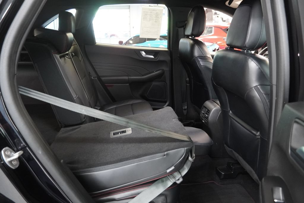 Used 2023 Ford Escape ST-Line Select w/ Tech Pack #1 AWD/4WD image 32