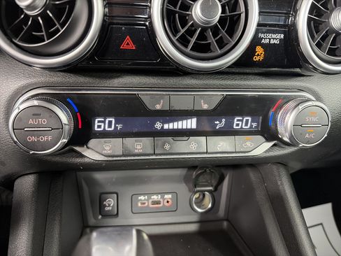 Certified 2024 Nissan Sentra SR FWD image 22