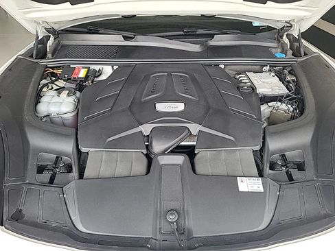 Used 2019 Porsche Cayenne AWD/4WD image 6