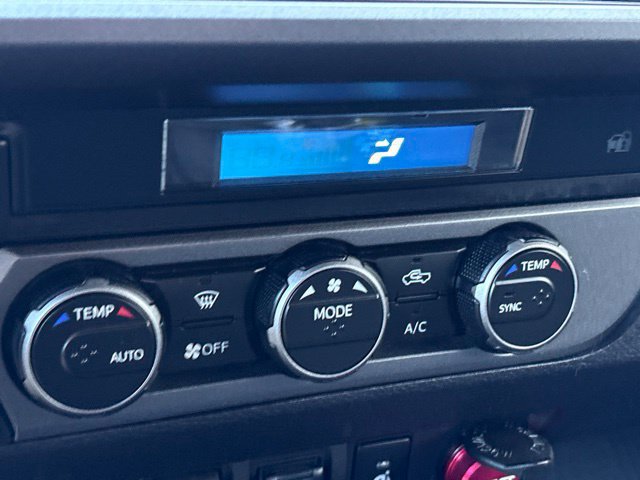 Used 2023 Toyota Tacoma TRD Off-Road w/ Technology Package AWD/4WD image 17