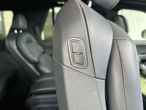 Used 2025 Lincoln Navigator Reserve w/ Jet Appearance Package image 39