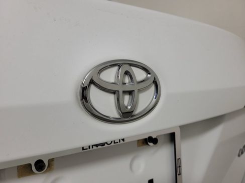 Used 2017 Toyota Corolla LE FWD image 5