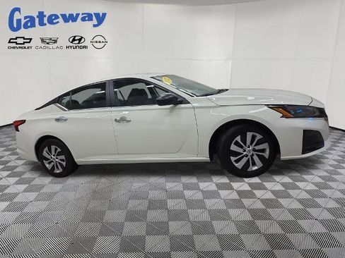 Certified 2025 Nissan Altima 2.5 S FWD image 1