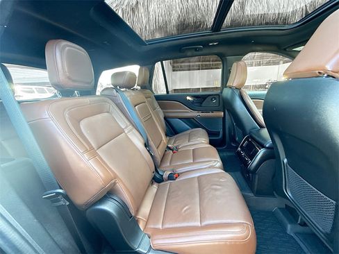 Used 2023 Lincoln Aviator Reserve image 32