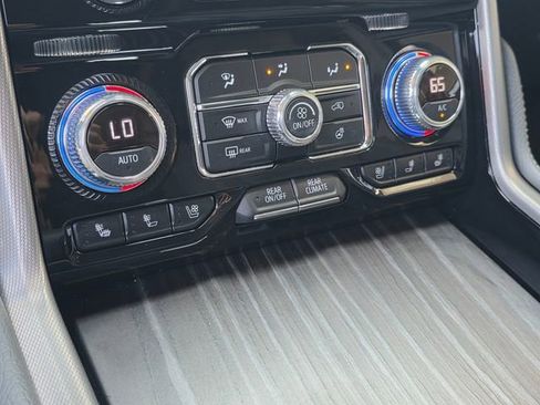 Used 2023 GMC Yukon XL Denali w/ Advanced Technology Package image 22