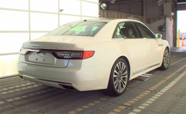Used 2017 Lincoln Continental Reserve w/ Luxury Package AWD/4WD image 6