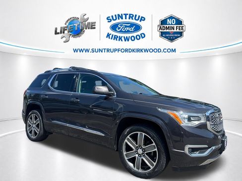 Used 2017 GMC Acadia Denali w/ Technology Package AWD/4WD image 9