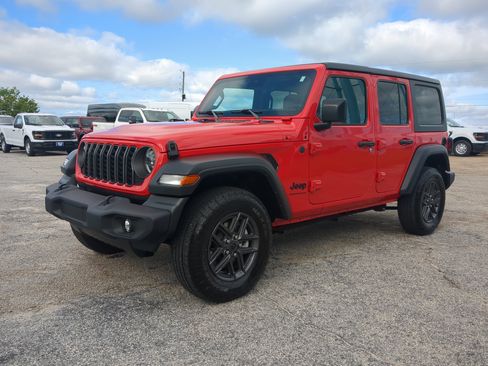 Used 2024 Jeep Wrangler Unlimited Sport AWD/4WD image 6