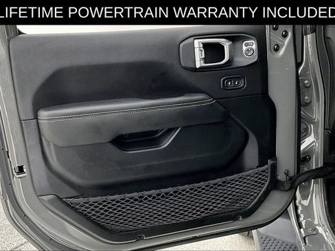 Used 2023 Jeep Wrangler Unlimited Sahara AWD/4WD image 23