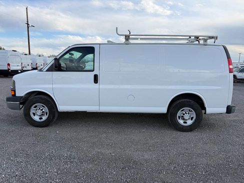 Used 2014 Chevrolet Express 2500 image 6
